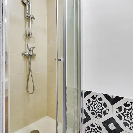 Charming Studio 1p Porte-dauphine-trocadero * Paříž